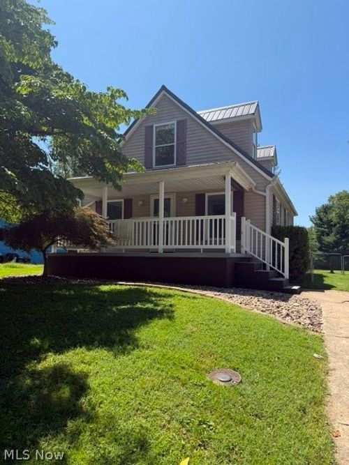 1318 19th St, Vienna, WV, 26105-1234 | Card Image