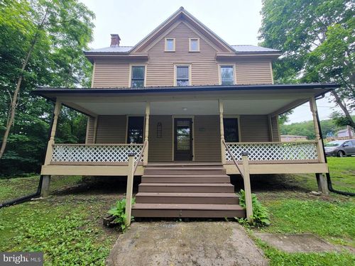 207 W Sycamore St, SNOW SHOE, PA, 16874-8618 | Card Image