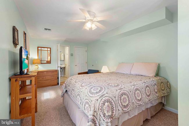 215 W 23 Rd St, House other with 3 bedrooms, 1 bathrooms and null parking in SHIP BOTTOM NJ | Image 25