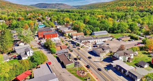 142 S Main St, Naples, NY, 14512-9293 | Card Image