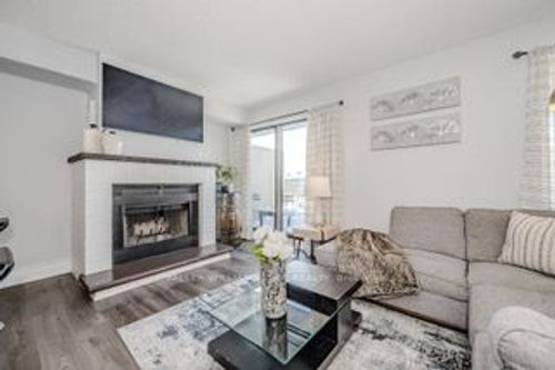 625-1000 Cedarglen Gate, Mississauga, ON, L5C3Z5 | Card Image