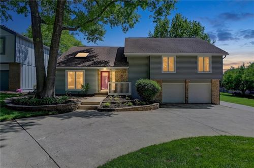 13505 W 78th St, Lenexa, KS, 66216-3066 | Card Image