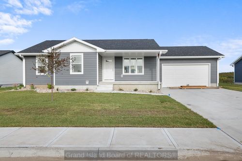 713 Kenneth Dr, Grand Island, NE, 68803-4933 | Card Image