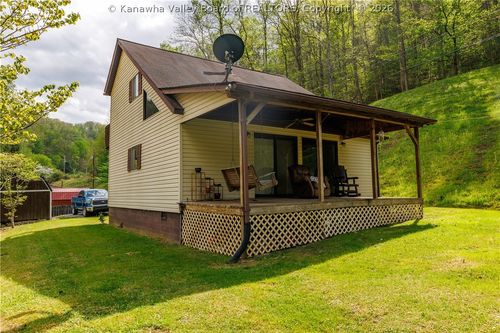 354 Mill Branch Rd, Chapmanville, WV, 25508-7015 | Card Image