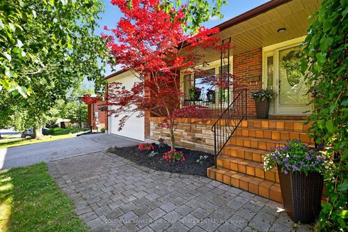 204 Alexander Rd, Newmarket, ON, L3Y5P1 | Card Image