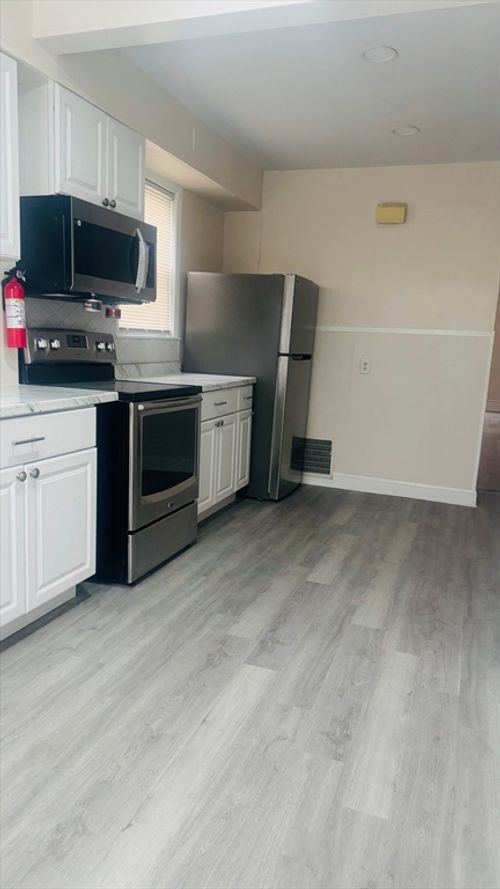 1-79 Sprague St, Dedham, MA, 02026-6330 | Card Image