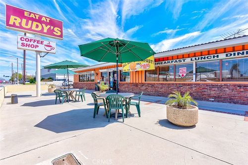 558 E Anaheim St, Wilmington, CA, 90744-4620 | Card Image