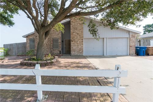 801 Saint Columban Pl, Corpus Christi, TX, 78418-5706 | Card Image