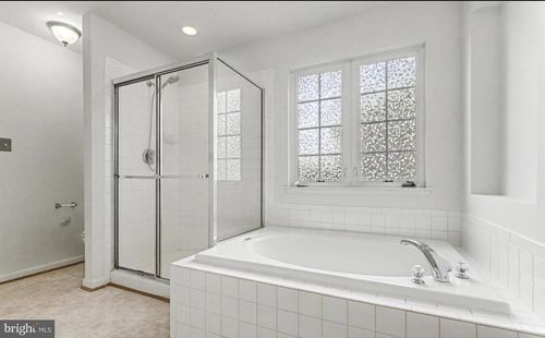 9613 Laurel Oak Dr, Fredericksburg, VA, 22407-9324 | Card Image