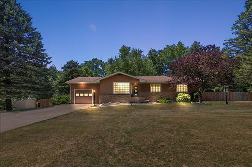 9950 Carpenter Rd, Milan, MI, 48160-9587 | Card Image