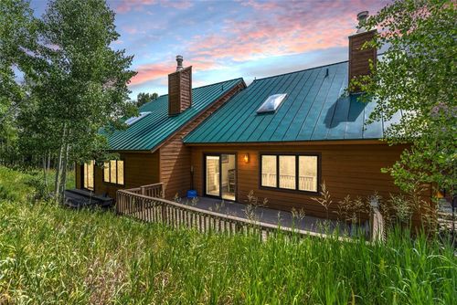 132 Burgundy Cir, Silverthorne, CO, 80498-5348 | Card Image