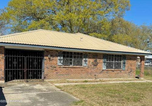 420 Maraist St, Saint Martinville, LA, 70582-3132 | Card Image