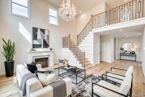 58 Wildwood Dr, Rock Tavern, NY, 12575-5016 | Card Image