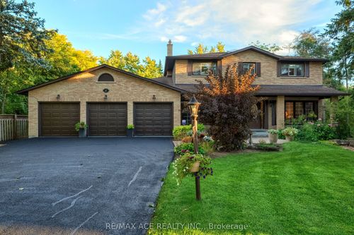 17 Black Willow Crt, Richmond Hill, ON, L4E2M7 | Card Image