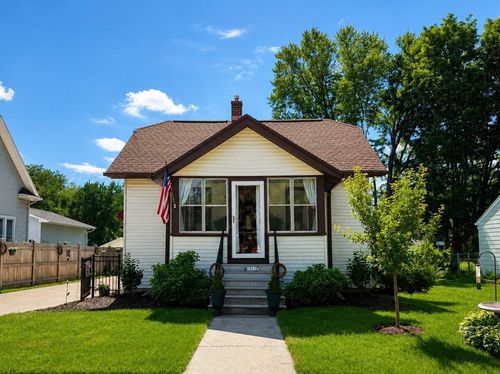 1917 Vinland Street, OSHKOSH, WI, 54901 | Card Image