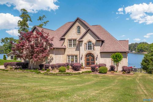 7017 Blackberry Ln, Pell City, AL, 35128-6934 | Card Image
