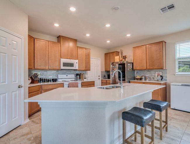 270 Fuchsia St, House other with 3 bedrooms, 3 bathrooms and 6 parking in Kyle TX | Image 8