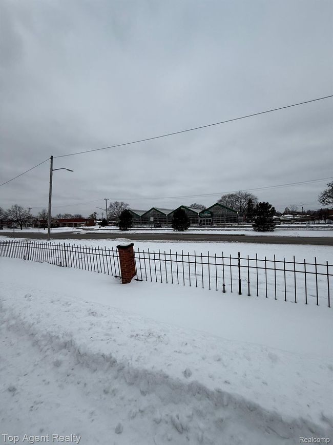 APT-6 - 22444 Kelly Rd, Home with 1 bedrooms, 1 bathrooms and null parking in Eastpointe MI | Image 7
