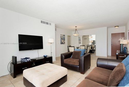 apt-4u-3901 S Ocean Dr, Hollywood, FL, 33019-3001 | Card Image