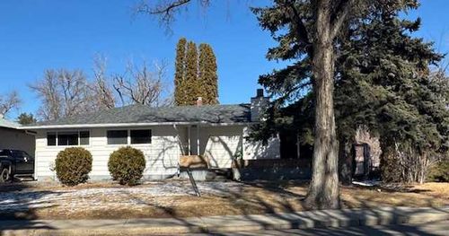 508 2 Ave W, Brooks, AB, T1R0A9 | Card Image
