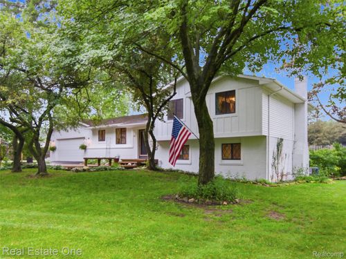 3206 Allen Rd, Ortonville, MI, 48462-8434 | Card Image