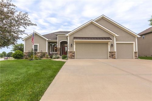 17710 Mission Ridge Dr, Smithville, MO, 64089 | Card Image
