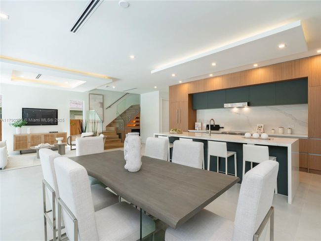 734 14 Th Ave, Townhouse with 4 bedrooms, 4 bathrooms and null parking in Fort Lauderdale FL | Image 7