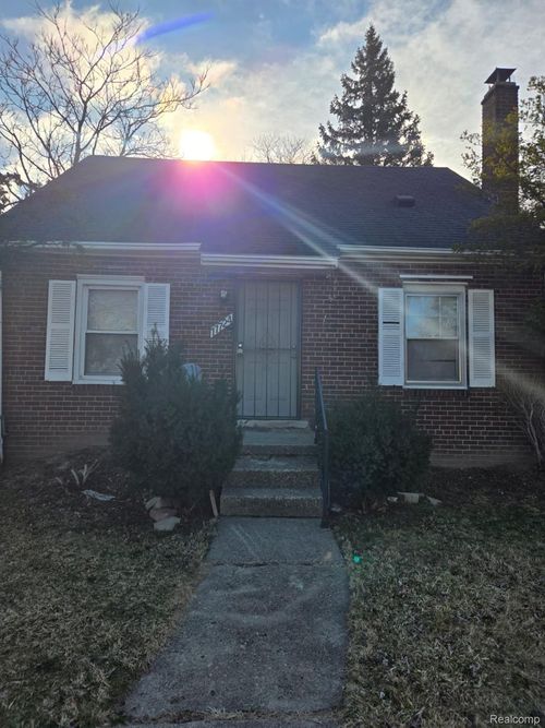 11724 Wayburn St, Detroit, MI, 48224-1688 | Card Image