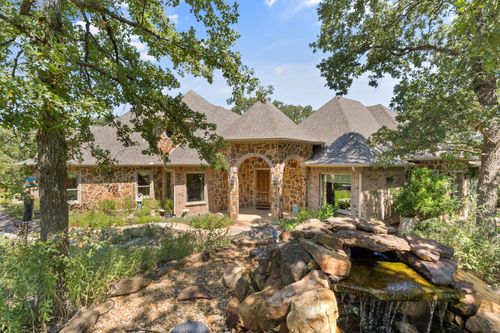 10072 Bluffview Cir, Pilot Point, TX, 76258-7438 | Card Image