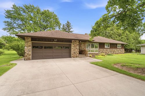 1102 S Ridge Lane, GRAND CHUTE, WI, 54914 | Card Image