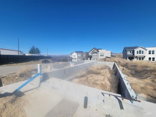 1221 E Echelon Ridge Ln, Boise, ID, 83716-5554 | Card Image