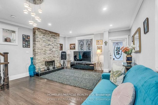 212 Symington Ave, House other with 5 bedrooms, 3 bathrooms and 1 parking in Toronto ON | Image 6