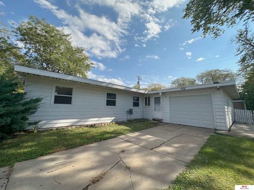 4925 Colfax Ave, Lincoln, NE, 68504-1749 | Card Image