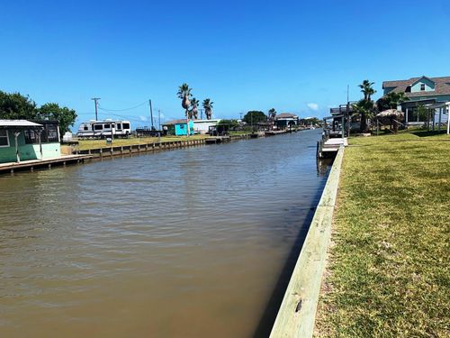 2331 Gulfview Dr, Sargent, TX, 77414-8891 | Card Image