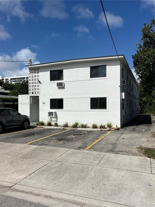 apt-1-963 Nw 5th St, MIAMI, FL, 33128-1232 | Card Image