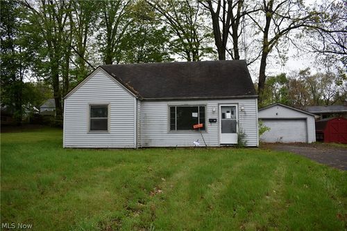 3424 Ambert Ave, Youngstown, OH, 44502-3018 | Card Image