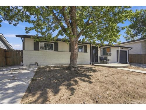 5354 Granby St, Denver, CO, 80239-4216 | Card Image