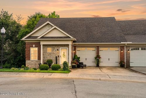 10 Pheasant Glen Dr, Shelbyville, KY, 40065-7037 | Card Image