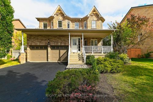 6843 Campbell Settler Crt, Mississauga, ON, L5W1B3 | Card Image