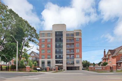 513 - 399 Queen St S, Condo with 1 bedrooms, 1 bathrooms and 1 parking in Kitchener ON | Image 3