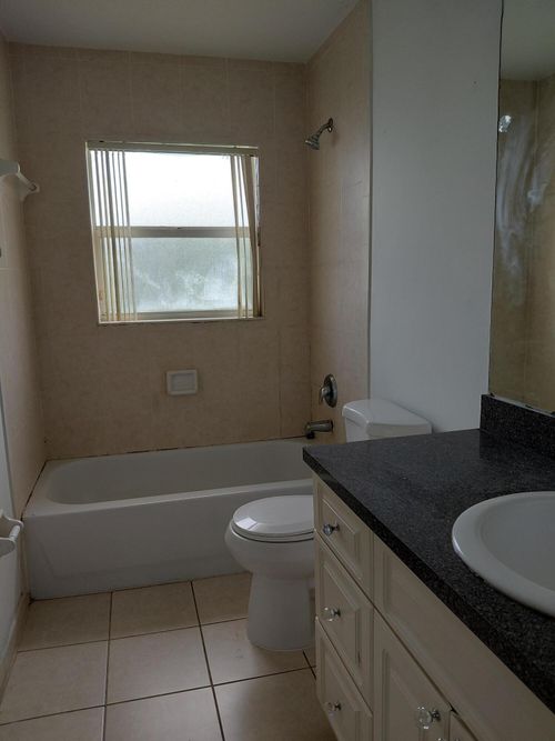 647 Latona Ave, Lake Worth Beach, FL, 33460-5534 | Card Image