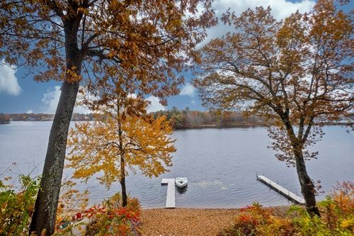 16 Grandview St, Southwick, MA, 01077-9643 | Card Image