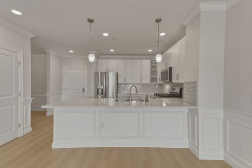 a203-320 Middlesex Ave, Medford, MA, 02155-5037 | Card Image