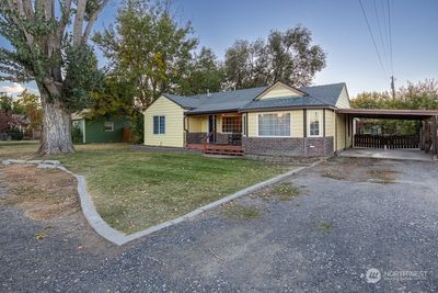 10 S Irby Street, House other with 2 bedrooms, 1 bathrooms and 1 parking in Kennewick WA | Image 2