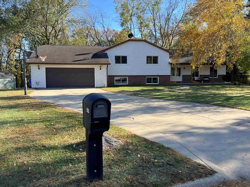 523 Upper Terrace Dr, Independence, IA, 50644-3100 | Card Image