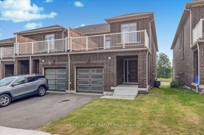 1130 Baltic Lane, Home with 3 bedrooms, 3 bathrooms and 3 parking in Pickering ON | Image 3