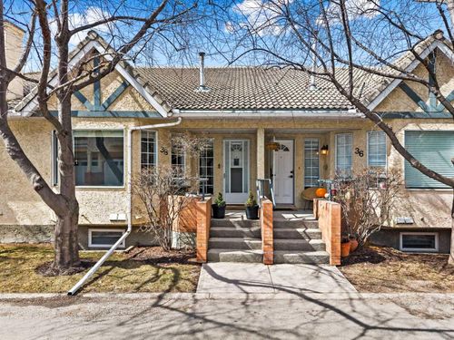 38 Richelieu Crt Sw, Calgary, AB, T3E7E9 | Card Image