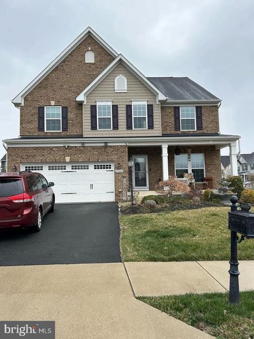 25067 Great Berkhamsted Dr, ALDIE, VA, 20105-6107 | Card Image