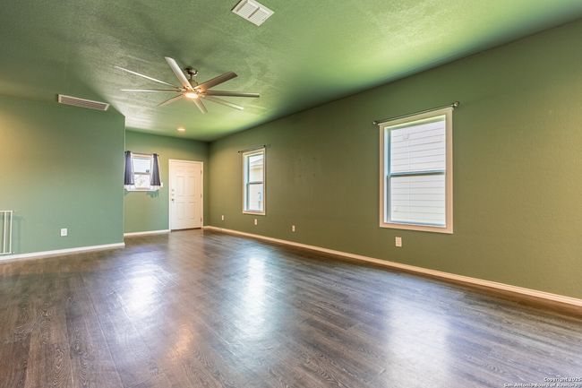 14615 Stirrup Trce, House other with 3 bedrooms, 2 bathrooms and null parking in Elmendorf TX | Image 8