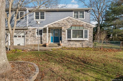 98 Auborn Ave, Shirley, NY, 11967-1738 | Card Image